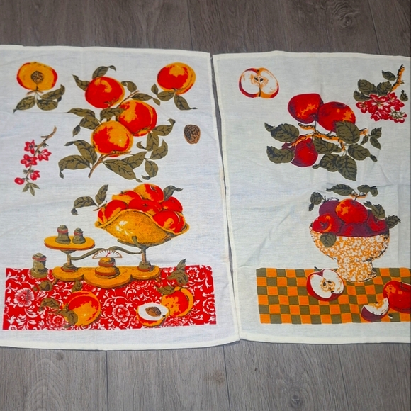 Other - Two Vintage Tea Towels  Dish Cloths Apples Peaches Red Yellow Cotton